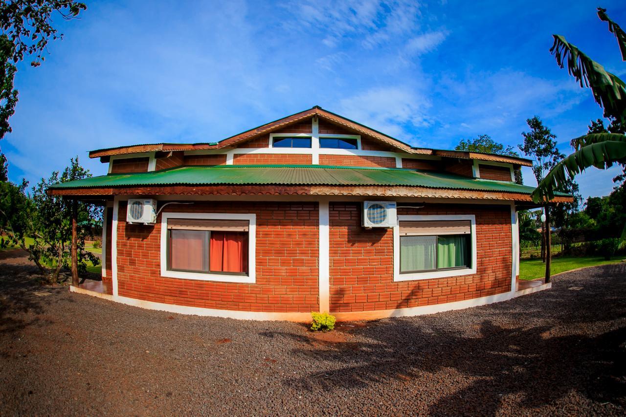 El Manantial De Iguazu Villa ปูแอร์โตอีกวาซู ภายนอก รูปภาพ